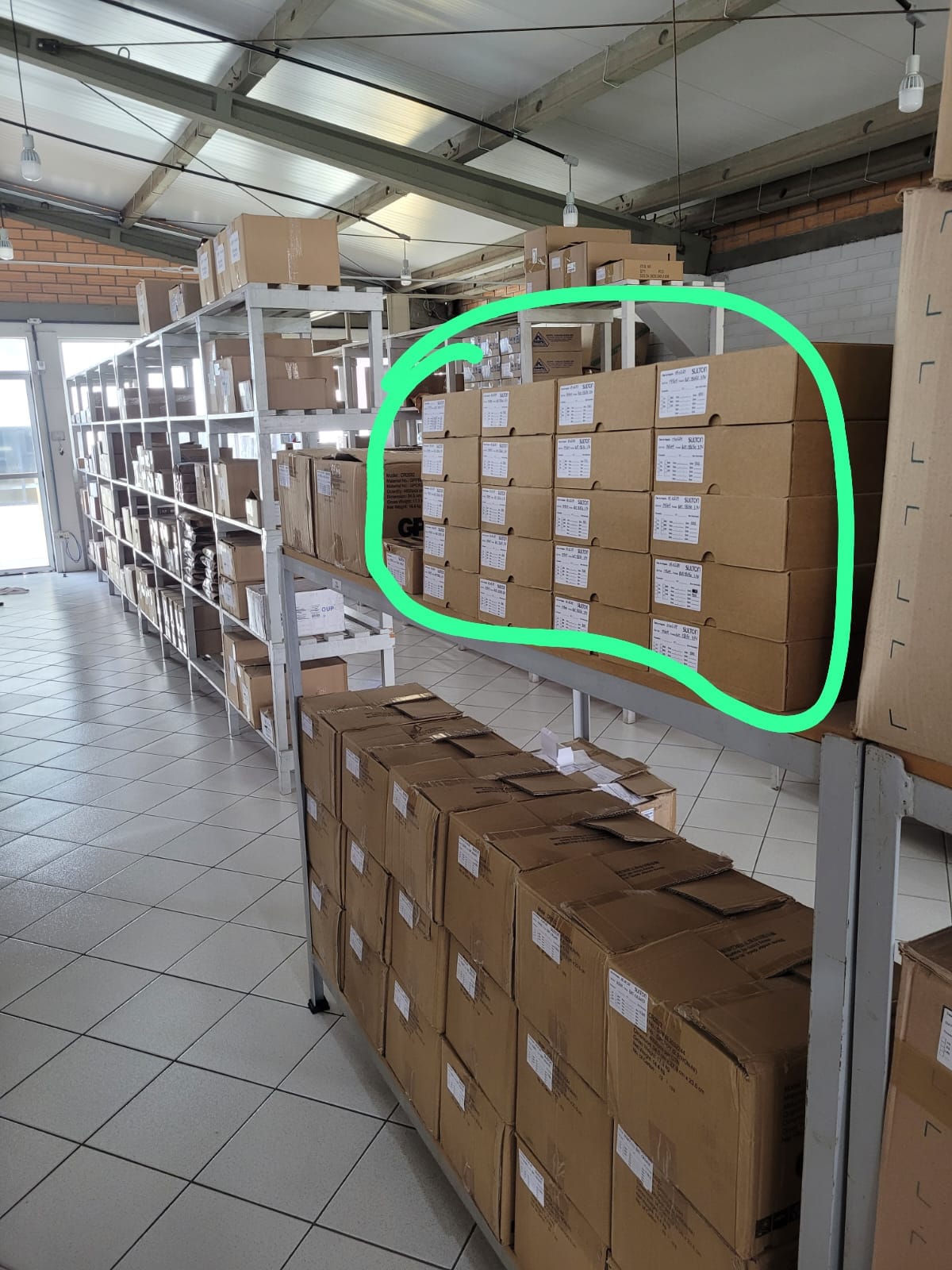 Foto der Inspektion eines Batteriewartungskoffers
